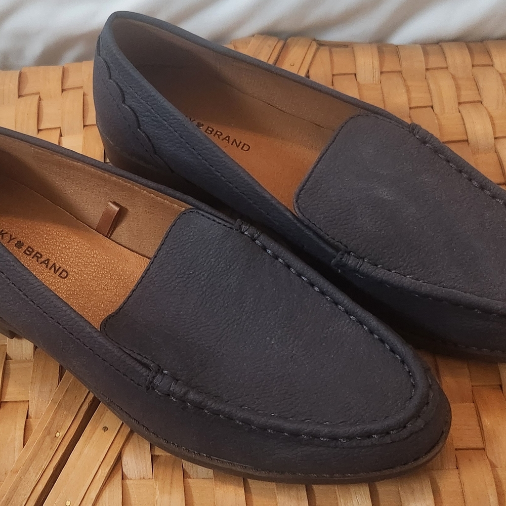 NWOT Lucky Brand Navy Blue Edrica Loafers Size 7.5
